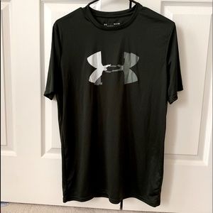 Under armour tee!
